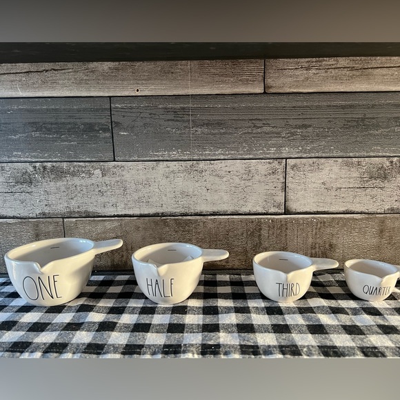 Rae Dunn Measuring Cups - Picture 2 of 2